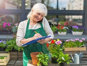 Going Into Business With Family & Friends – Expensive Mistakes You Can Easily Avoid!